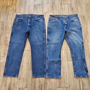 Wrangler Jeans Lot of 2 Mens Size 42/32 Classic Medium Denim 5-Pocket Cowboy Cut